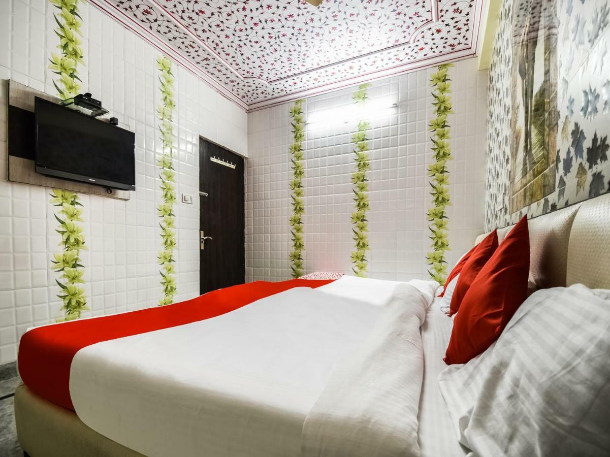Oyo 48665 Kesar Palace Amer Eksteriør billede