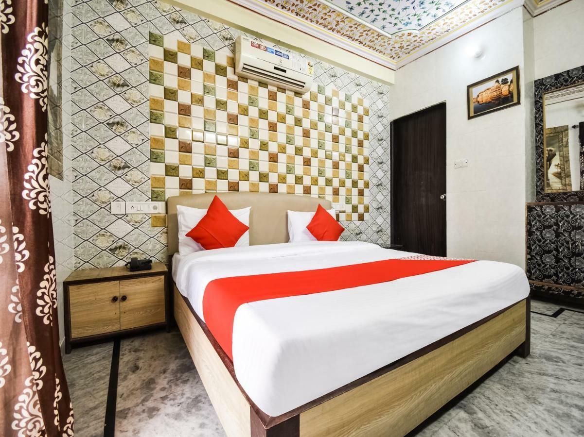 Oyo 48665 Kesar Palace Amer Eksteriør billede