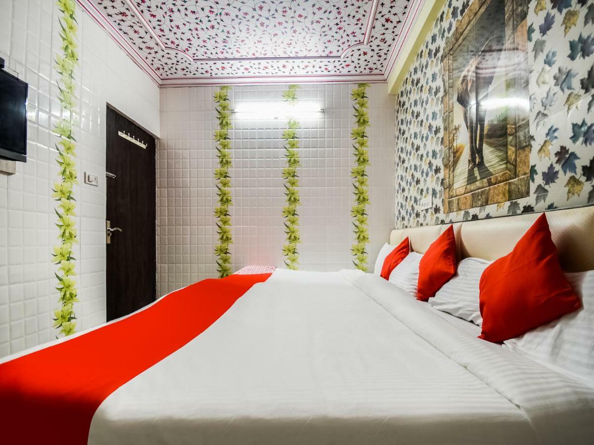 Oyo 48665 Kesar Palace Amer Eksteriør billede