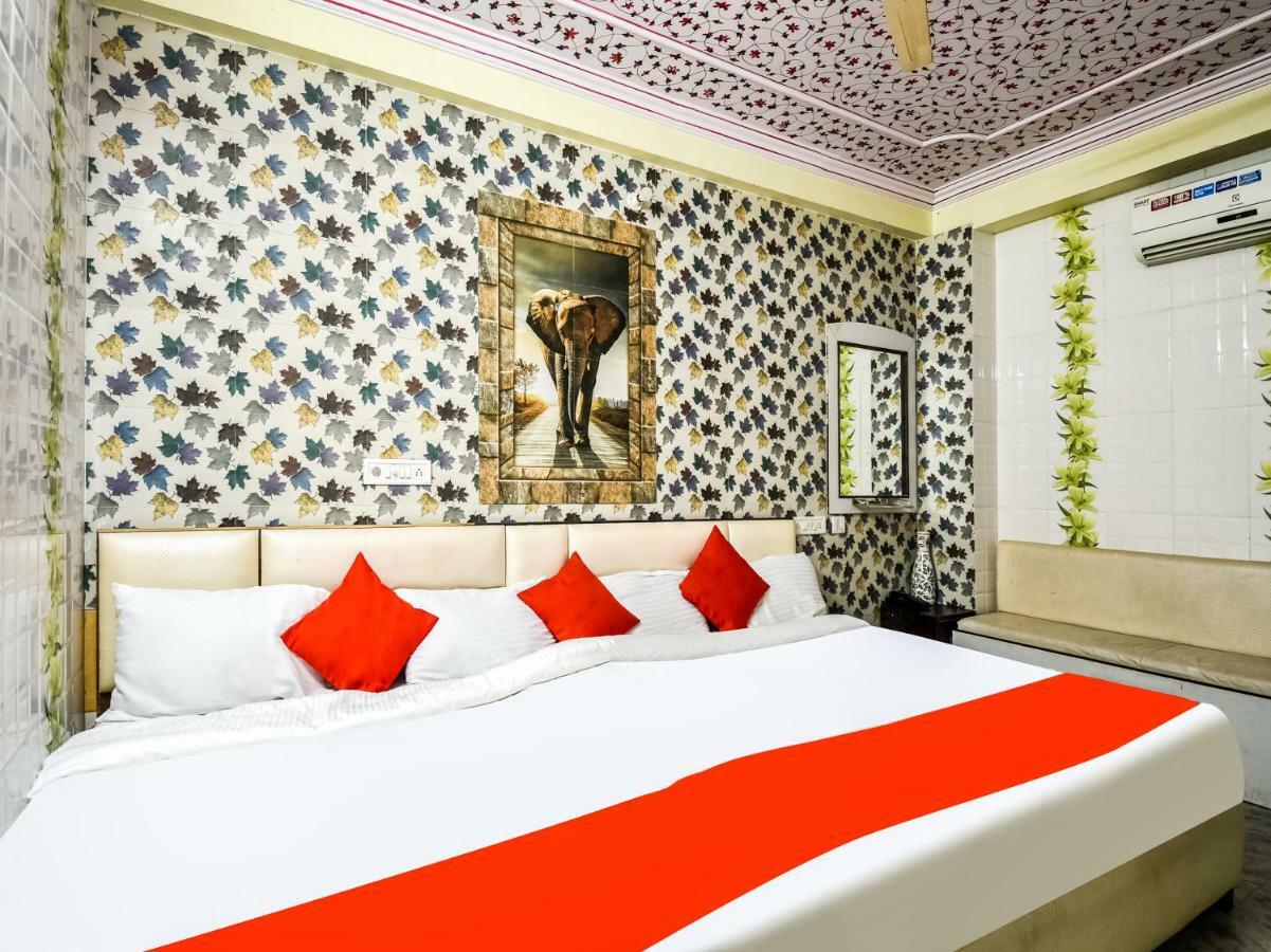 Oyo 48665 Kesar Palace Amer Eksteriør billede