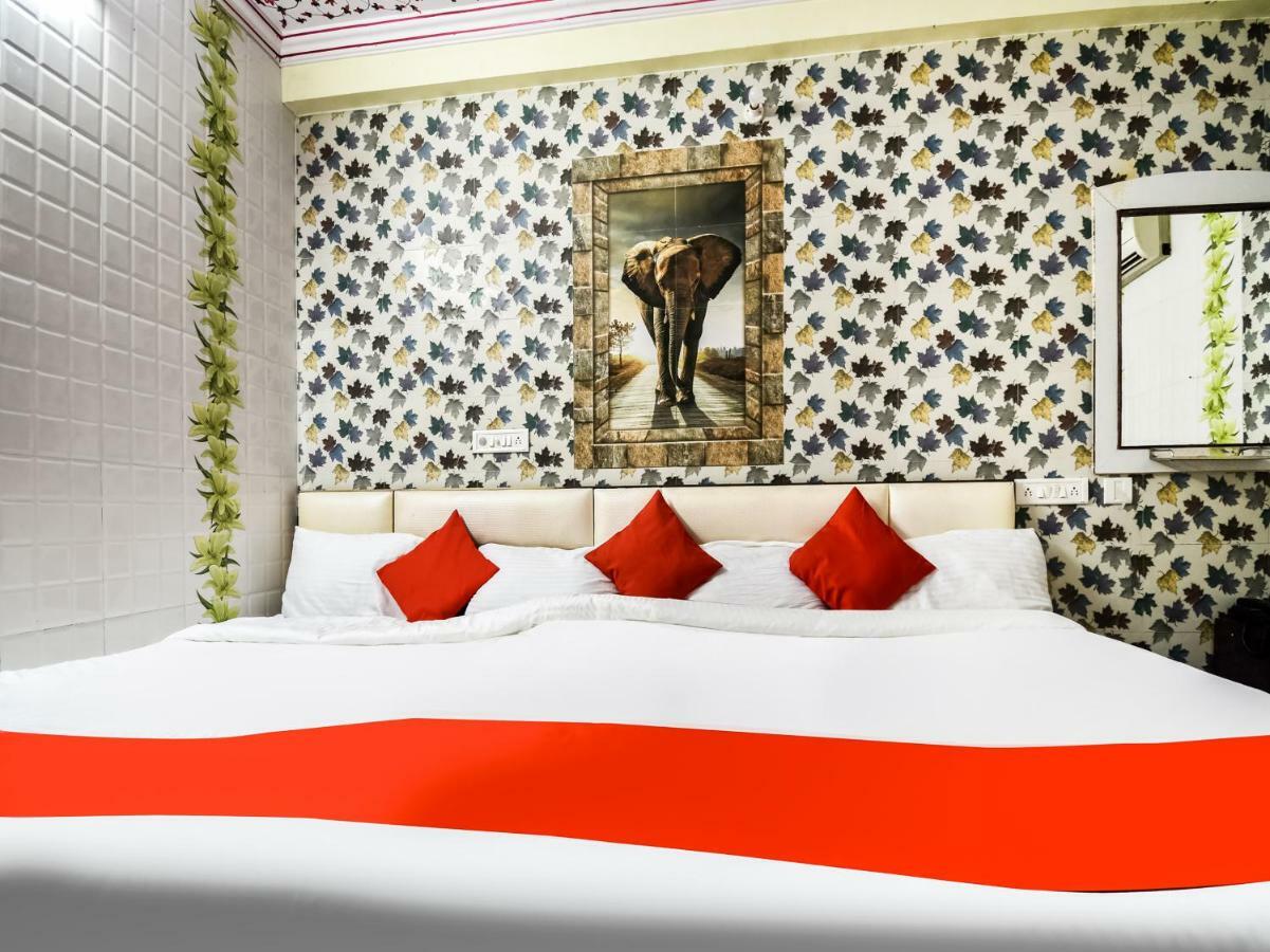 Oyo 48665 Kesar Palace Amer Eksteriør billede