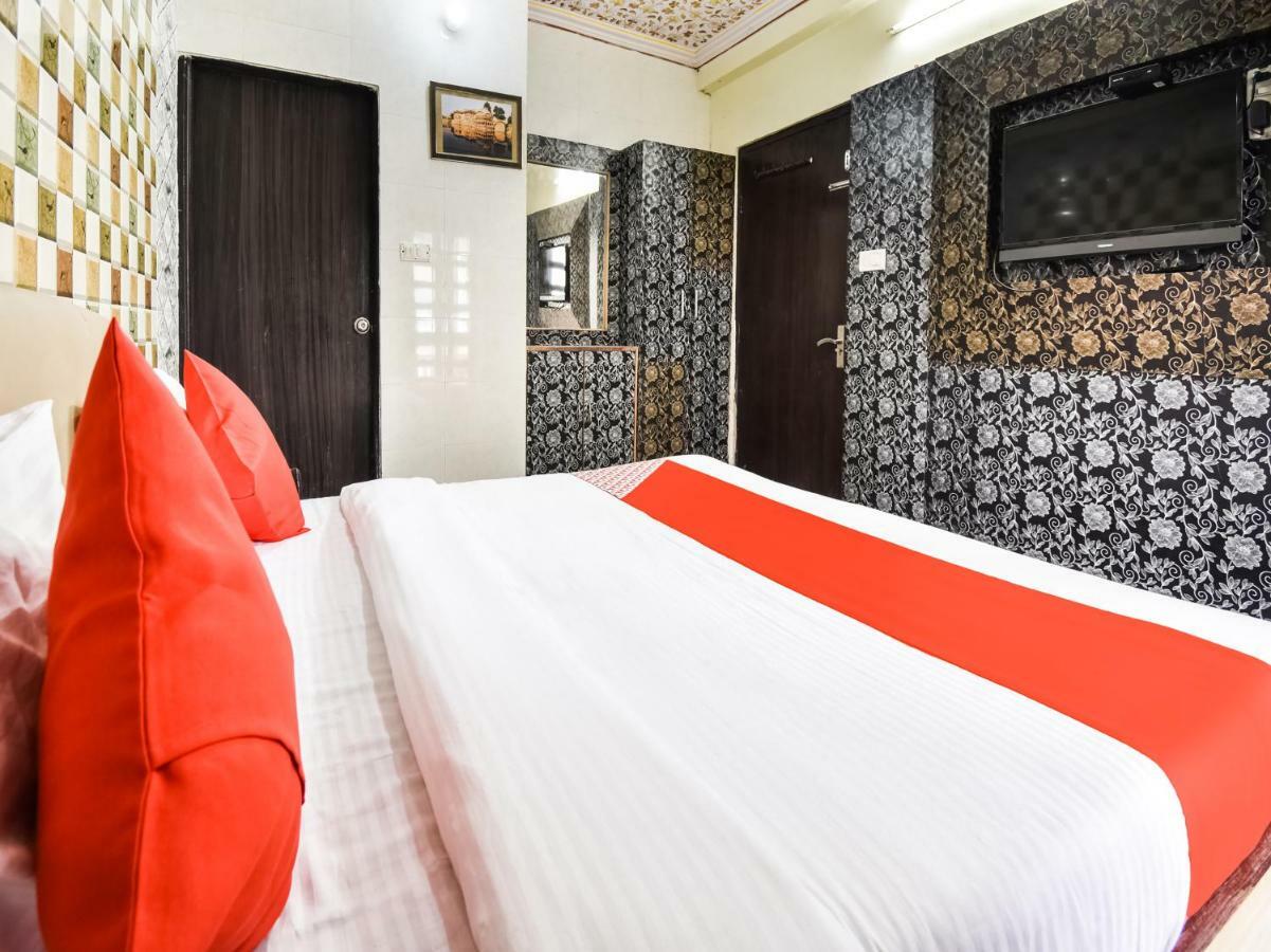 Oyo 48665 Kesar Palace Amer Eksteriør billede