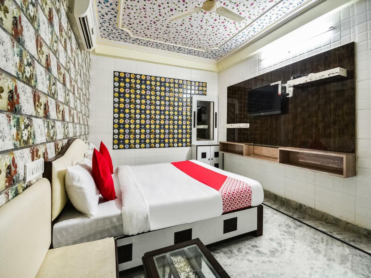 Oyo 48665 Kesar Palace Amer Eksteriør billede