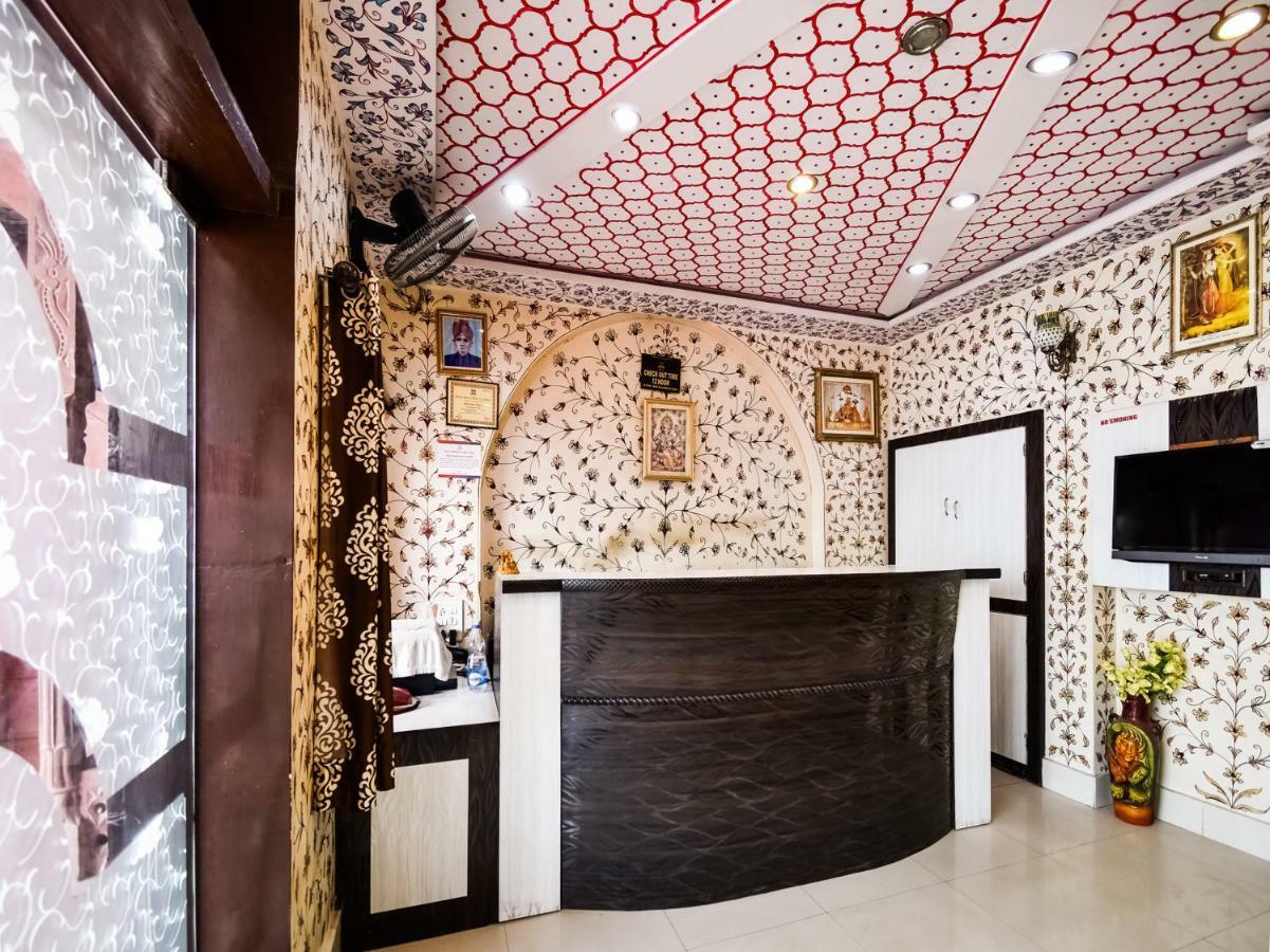 Oyo 48665 Kesar Palace Amer Eksteriør billede