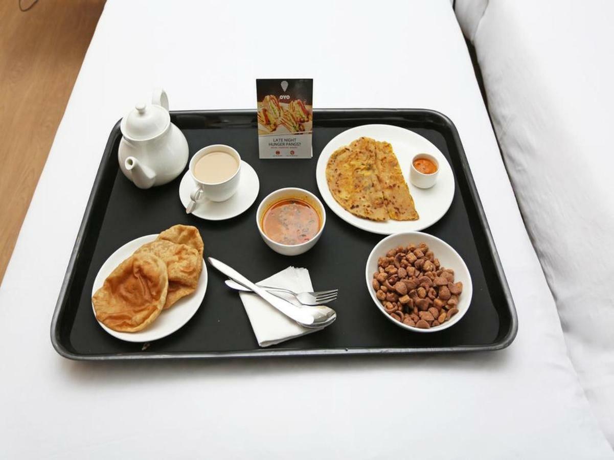 Oyo 48665 Kesar Palace Amer Eksteriør billede