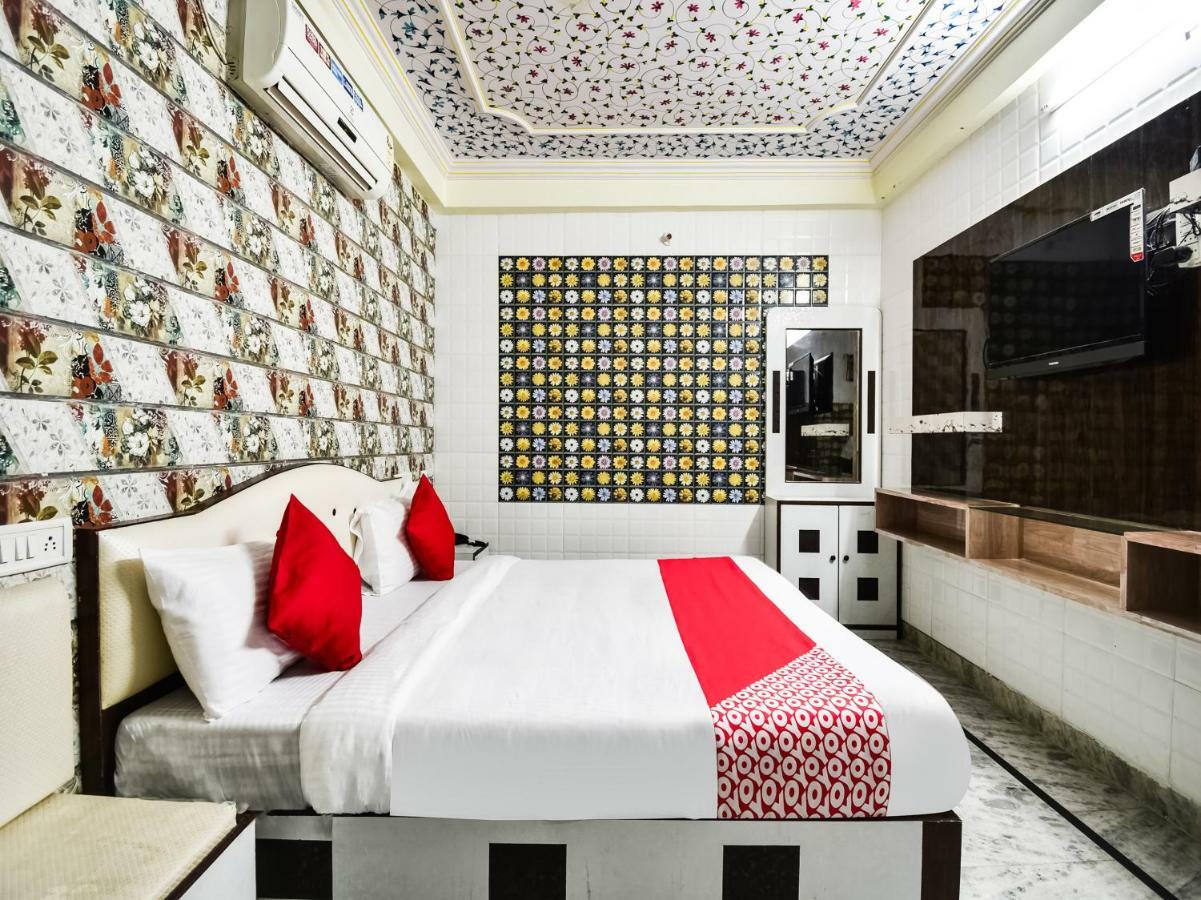 Oyo 48665 Kesar Palace Amer Eksteriør billede